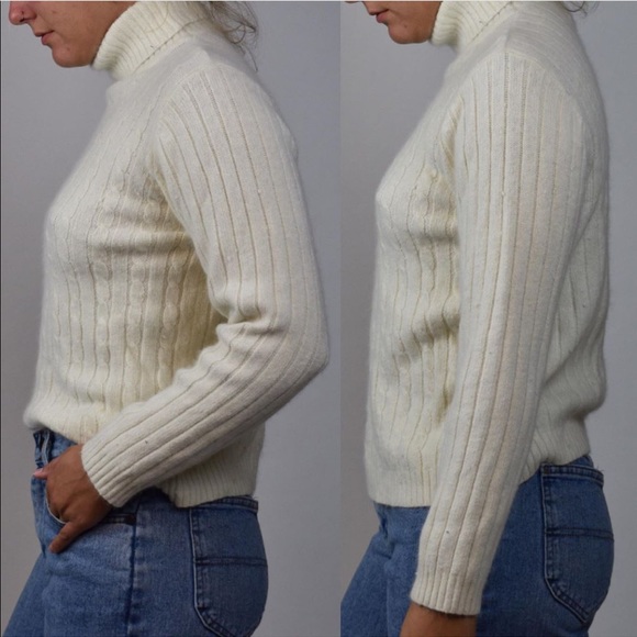 Soft Off white turtleneck sweater - Picture 3 of 4